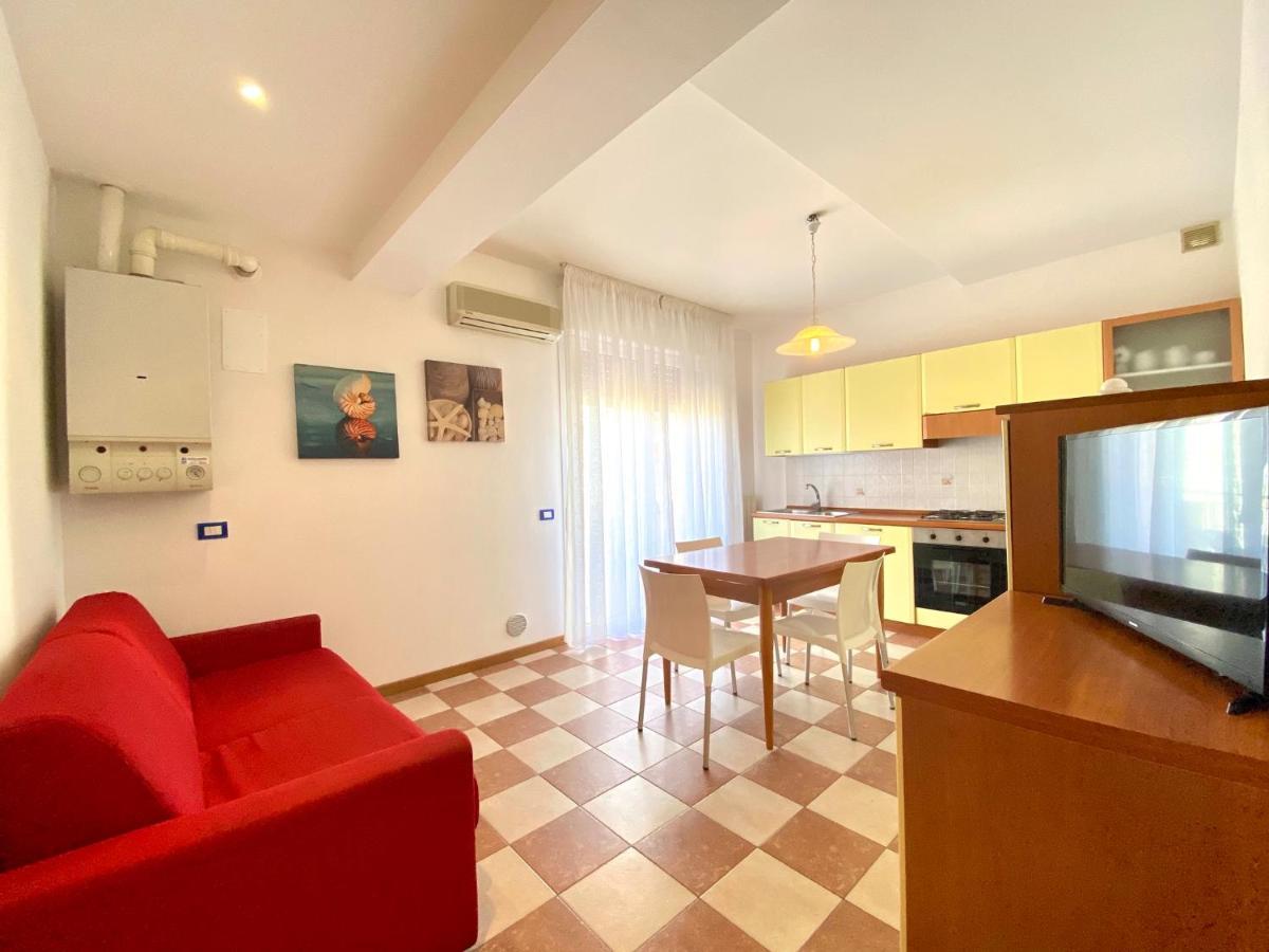 לידו די ג'סולו Appartamenti Adriana Carraro Immobiliare - Family Apartments מראה חיצוני תמונה