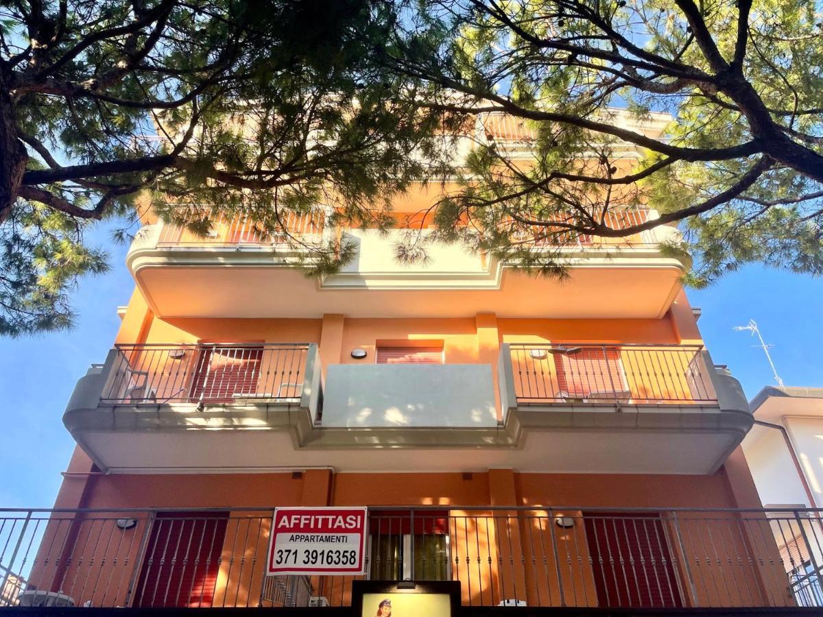 לידו די ג'סולו Appartamenti Adriana Carraro Immobiliare - Family Apartments מראה חיצוני תמונה