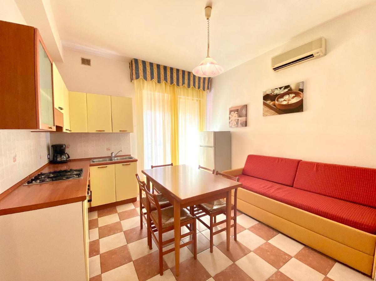 לידו די ג'סולו Appartamenti Adriana Carraro Immobiliare - Family Apartments מראה חיצוני תמונה